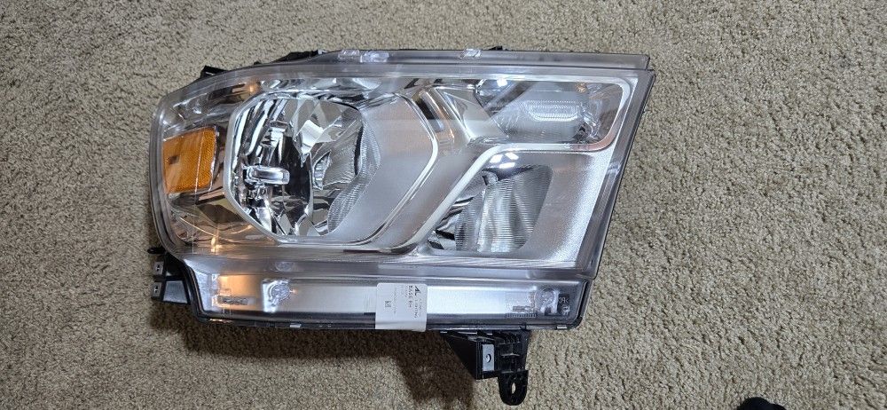 2019-2024 Dodge Ram 1500 RIGHT Passenger OEM HALOGEN Headlight Lamp