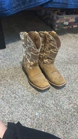 Kids ariat Boots