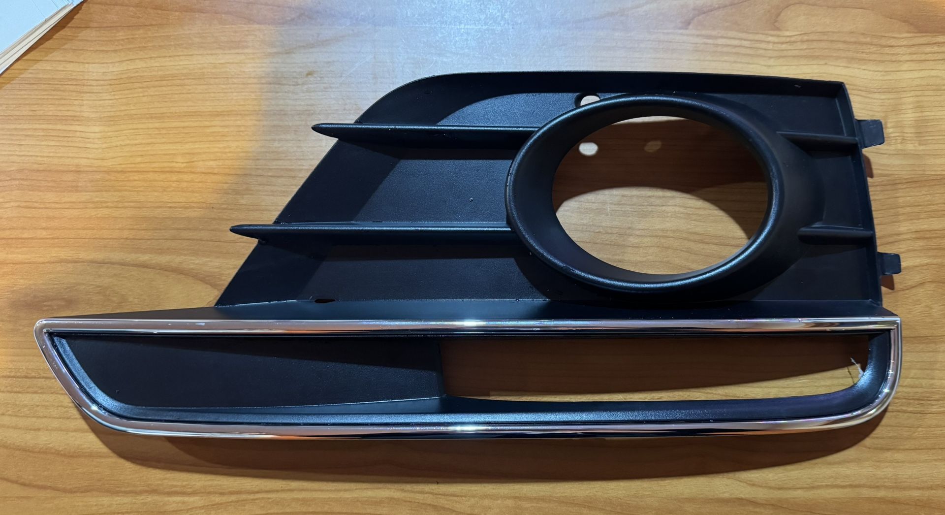 VW Beetle Lower Front Grille – Passenger Side – OEM (5C5-854-662-E-9B9)