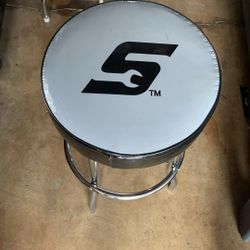 Snap-on Bench Stool