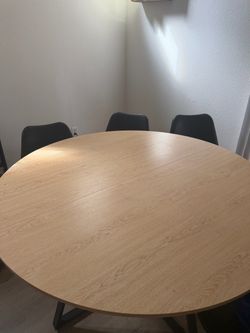 Light Wooden Dining Table + 6 Chairs