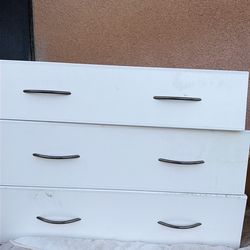 Closet World white drawers (3)