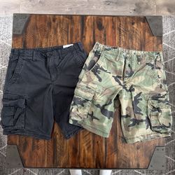 2 Gap Vintage Style Cargo shorts Mens Size 32 Waist Used