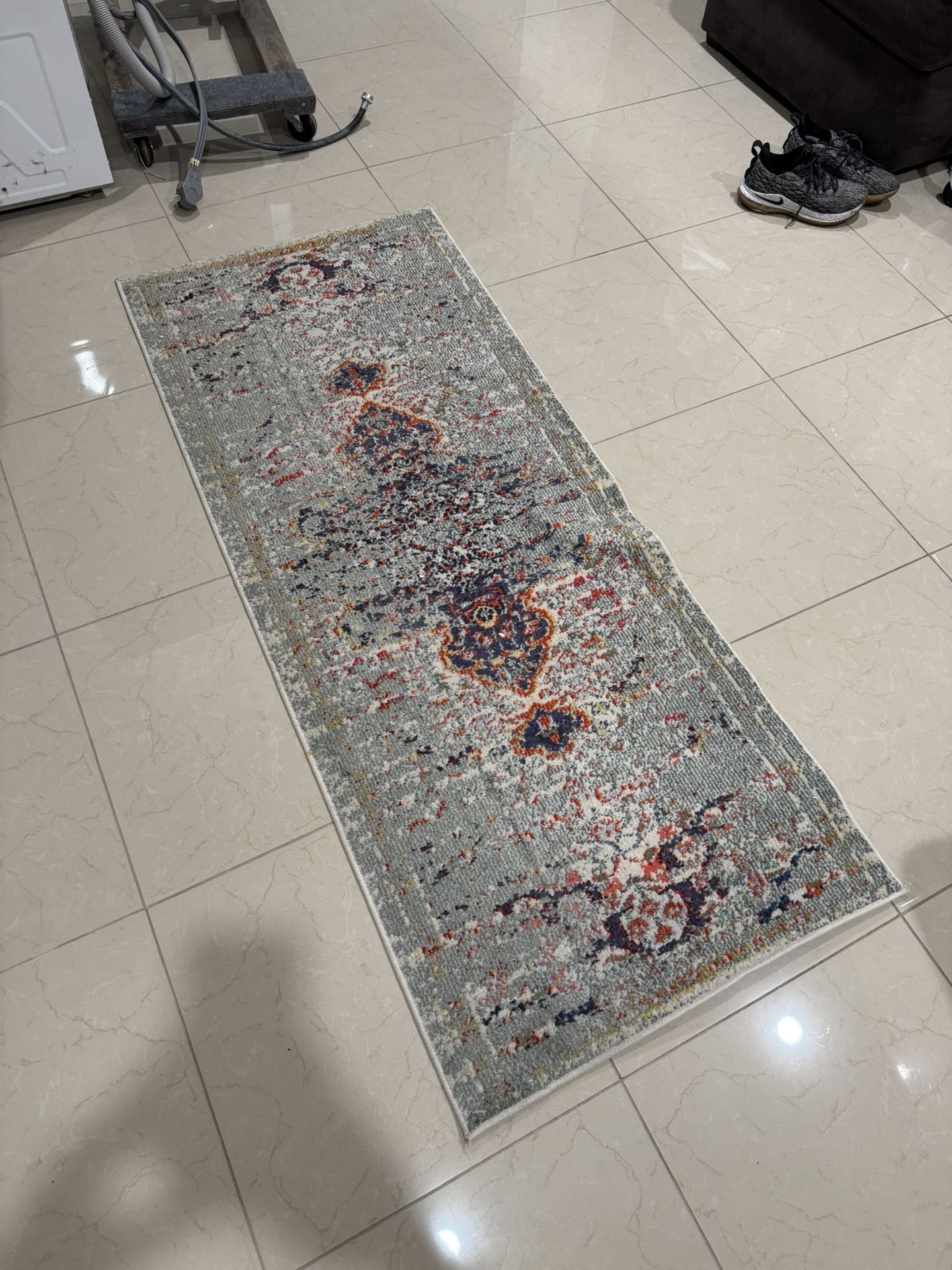 nuLOOM Distressed Persian Sarita Runner Rug