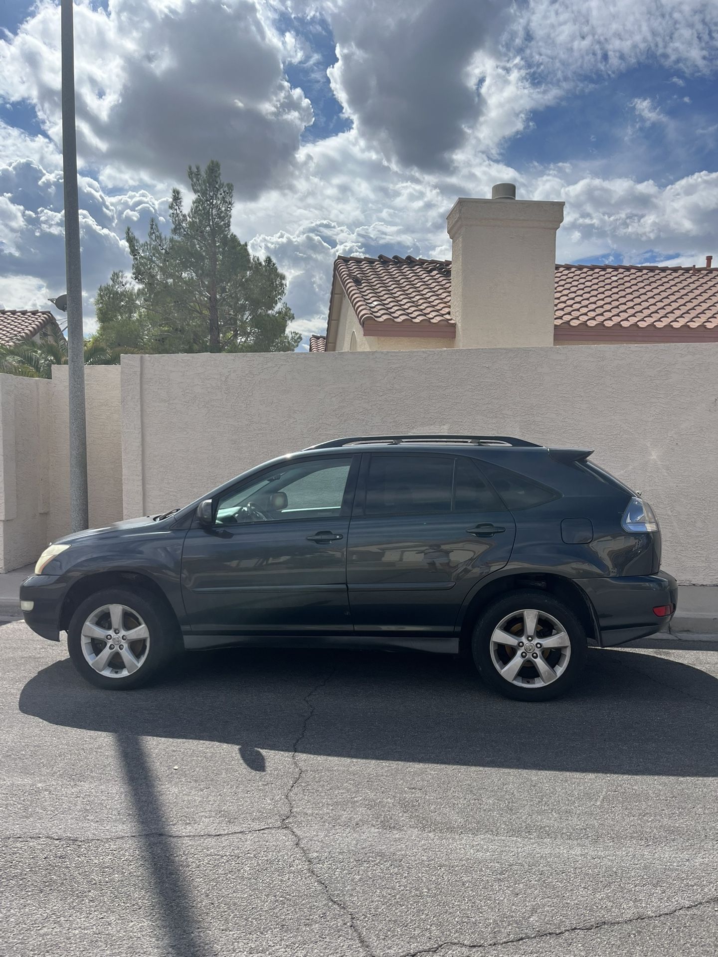 2004 Lexus RX 330 - Great for DIY Enthusiasts or Parts Car