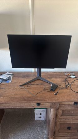 LG UltraGear Monitor 24”