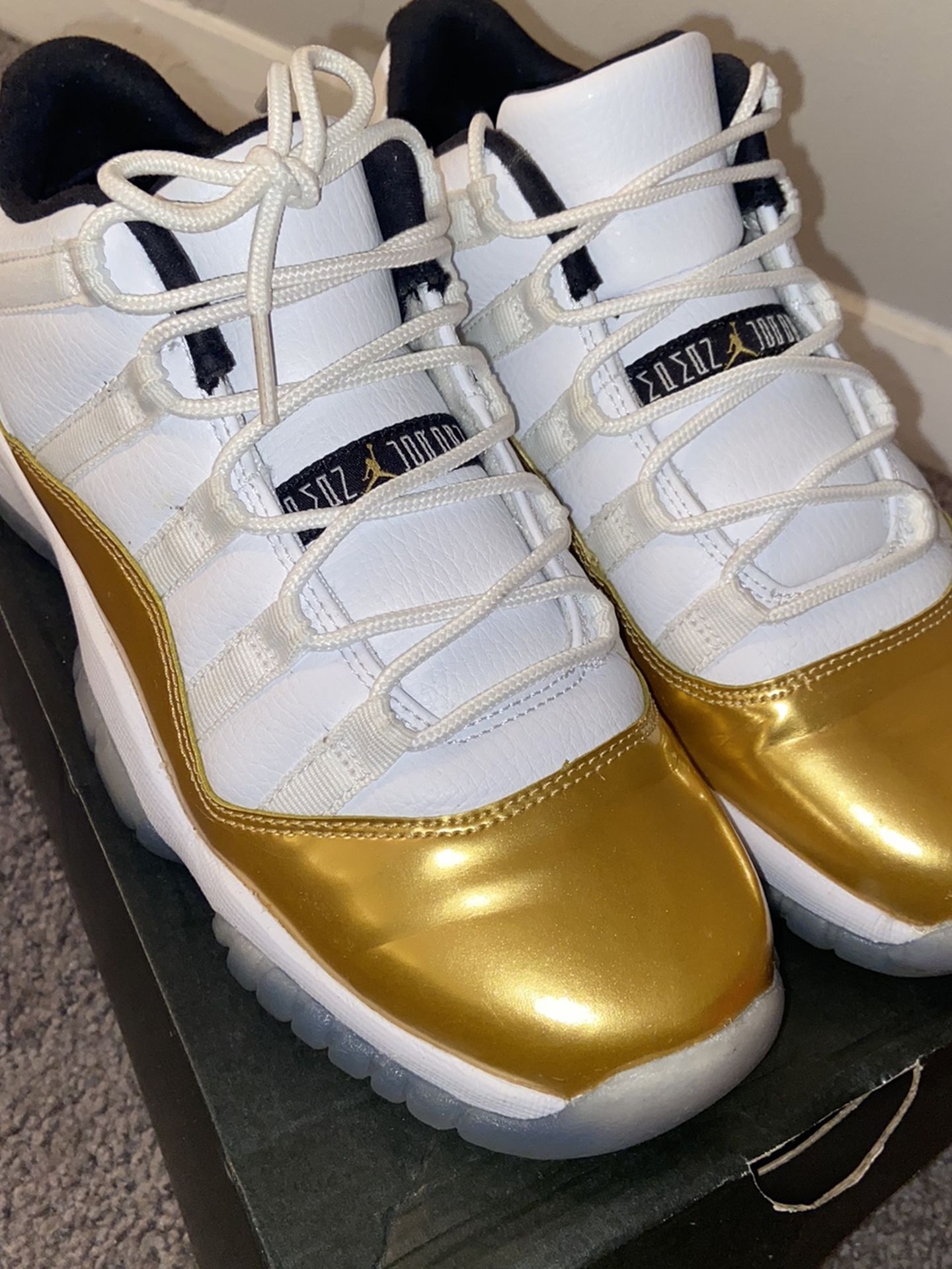 AIR JORDAN 11 RETRO (GS) *GOLD*