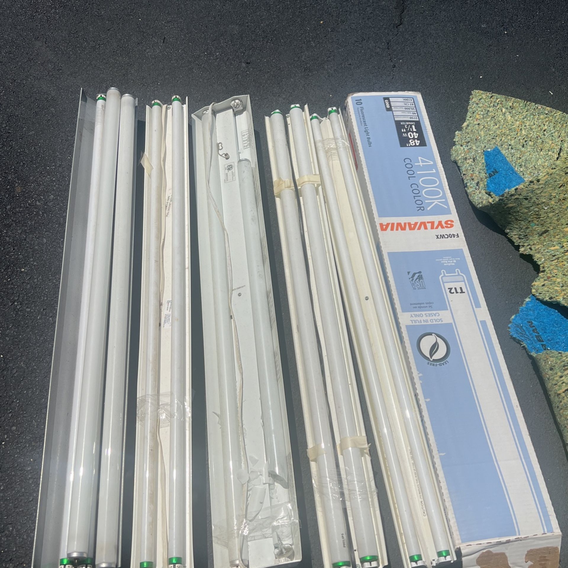 32-Watt 2-Light White 4 ft. Fluorescent Strip Light