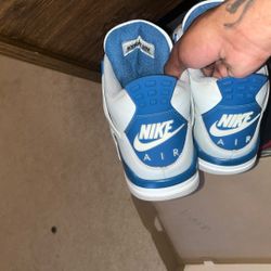 Jordan 4 Military 