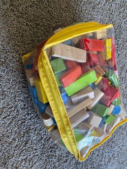 Bag of wooden blocks