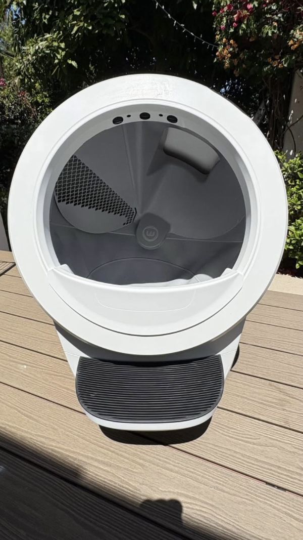 Litter robot 4 (like new and deep cleaned)