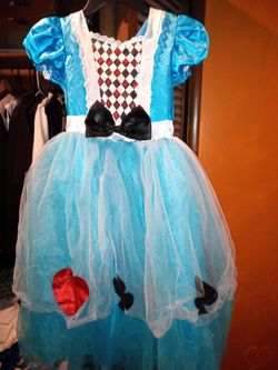 Size 5/6 Girls Alice In Wonderland Dress. 