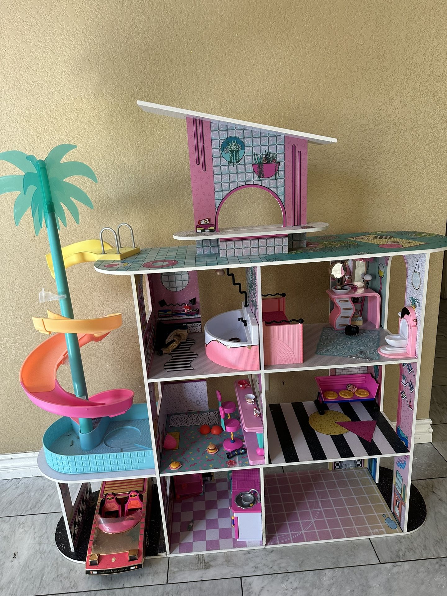 LOL Surprise Doll Playhouse