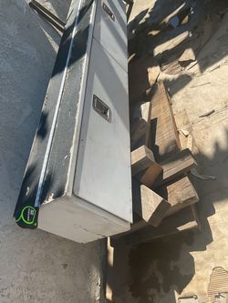 Pick up truck side tool box