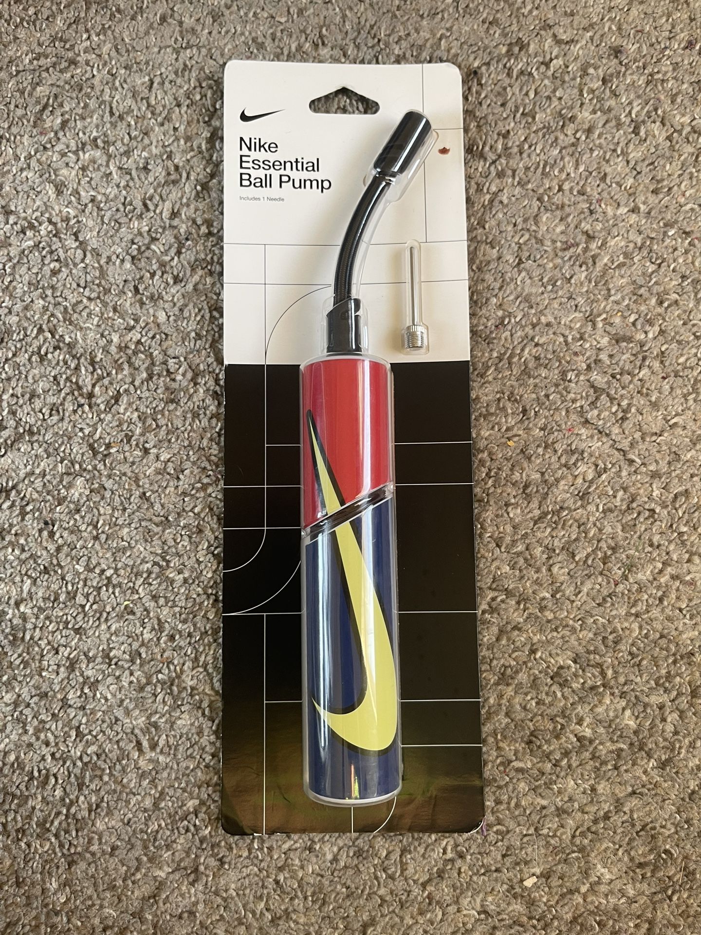 Nike Essential Ball Pump