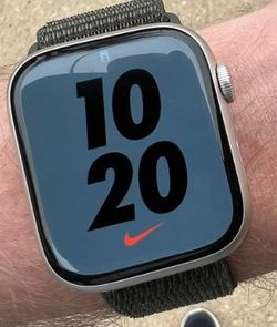 🎯 Series 7 Apple Watch – Priced to Sell Fast!