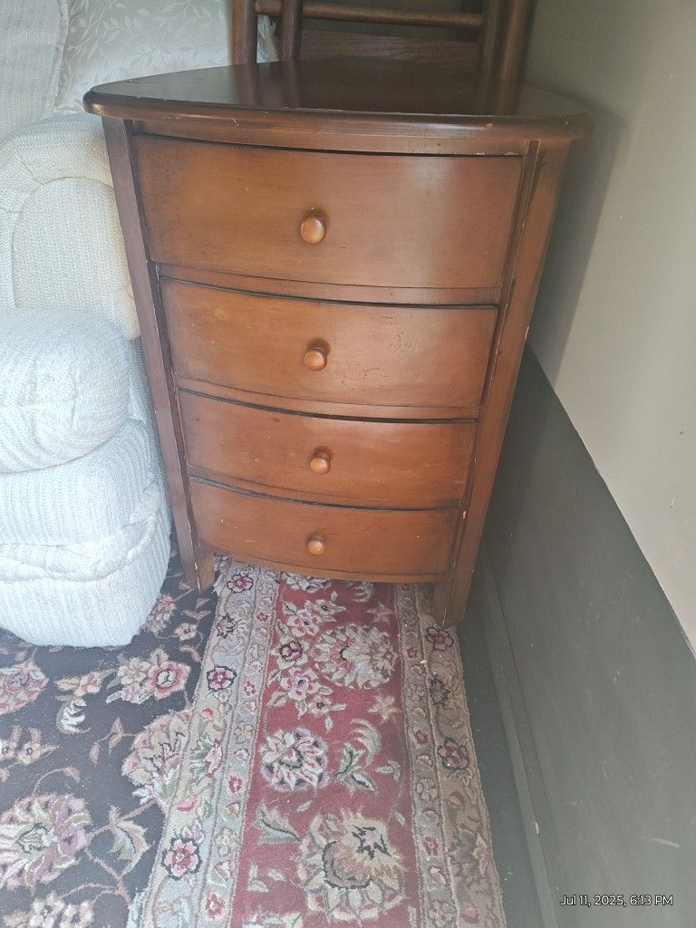 Lil Cute Corner Table