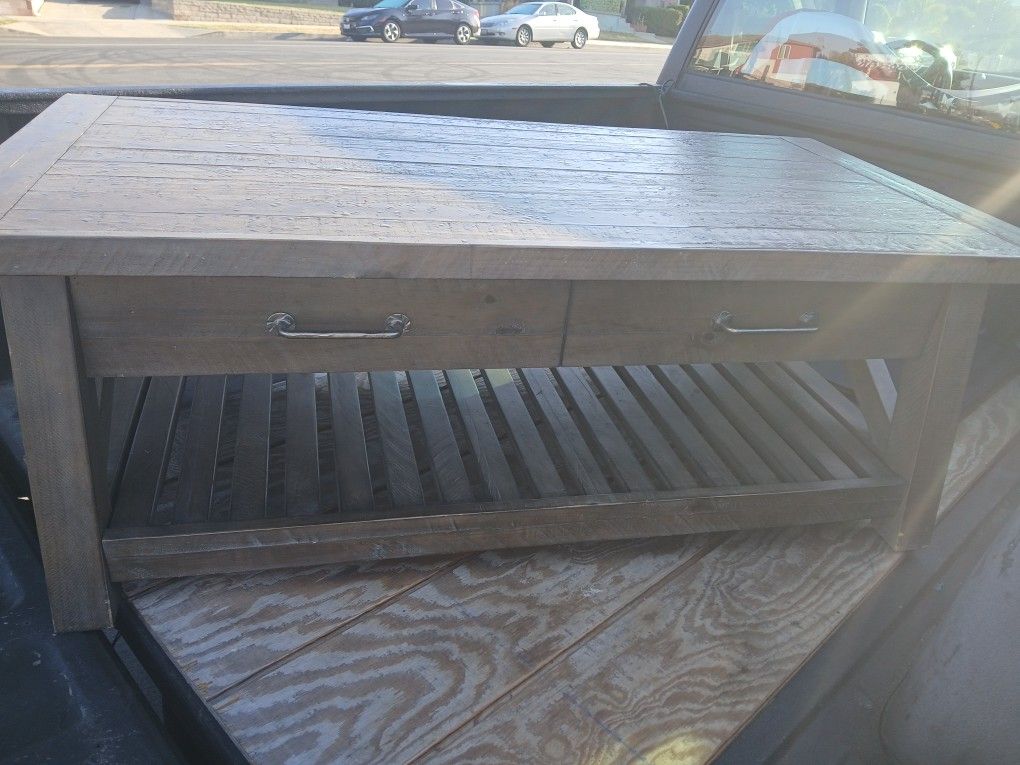 Table Medium