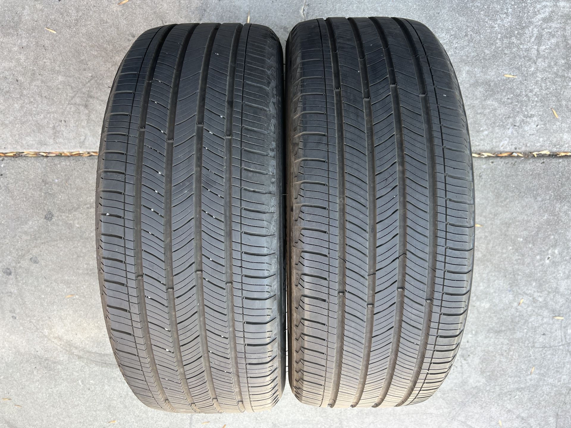 2 Michelin Tires 235/55/19
