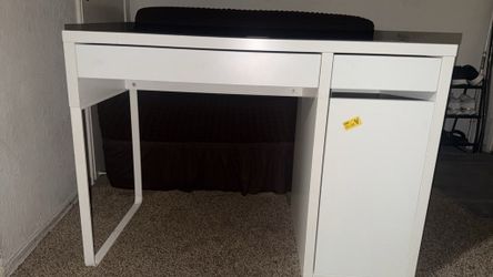 White Desk