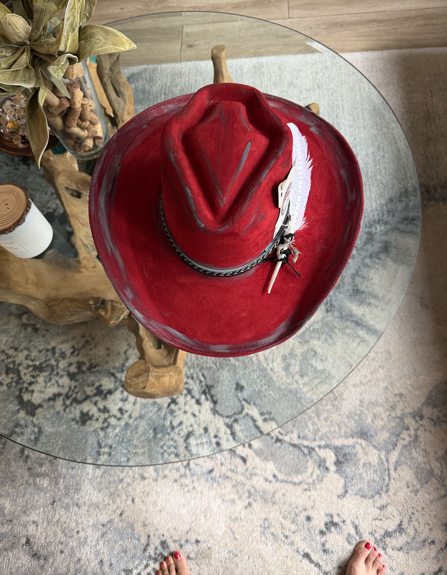 Red Cowgirl Hat โค๏ธโ๐ฅLipsticks and Guns๐งจ๐ unique custom distressed size medium