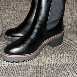 New Wide Chelsea Boots Size 10.5