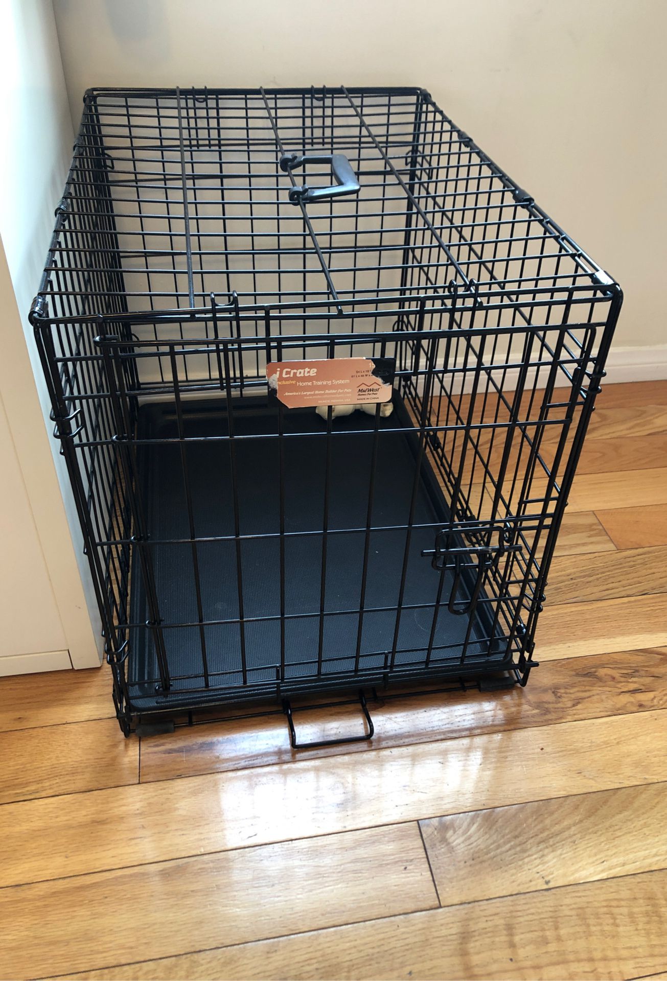 Medium size dog crate - barely used