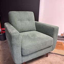 Nice Chair. Great Condition. Smoke Free 