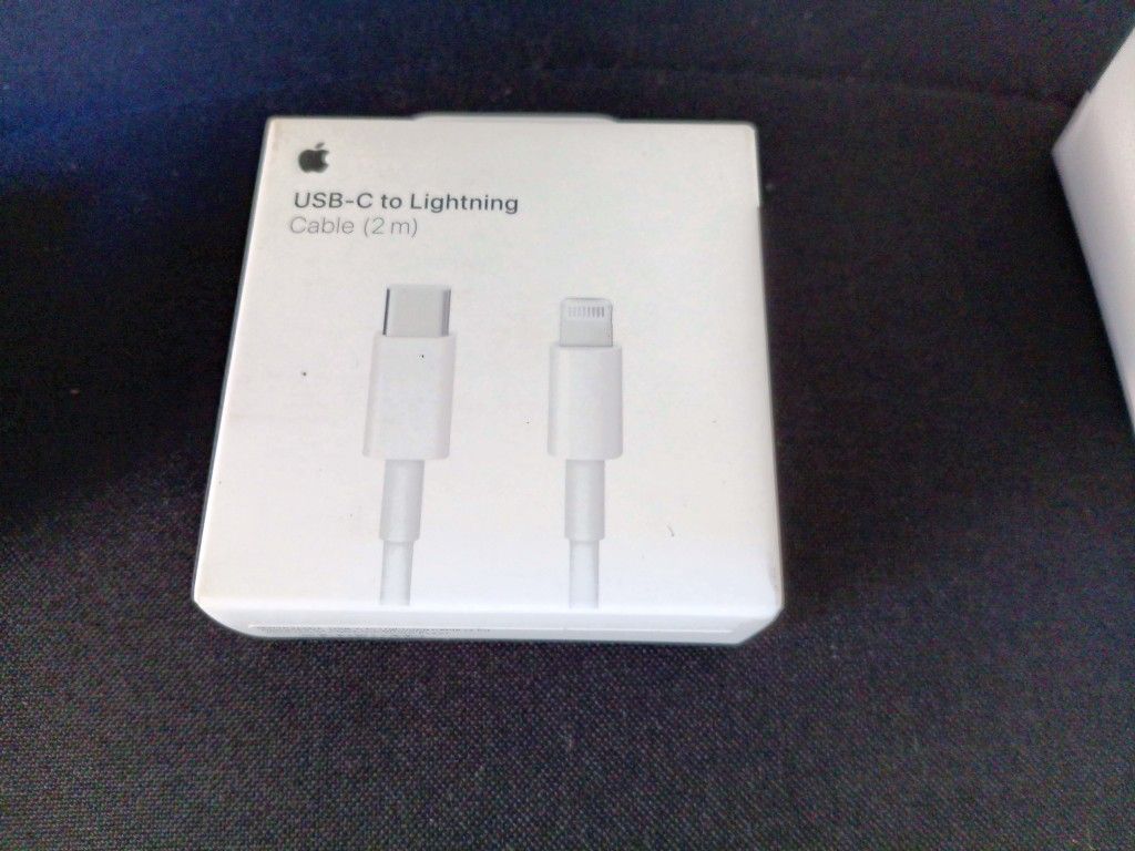 Apple Lightning Cable