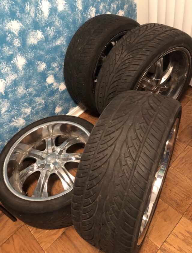 tires and wheels 265/40R22