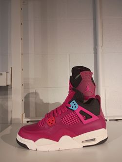 Girl's Air Jordan 4