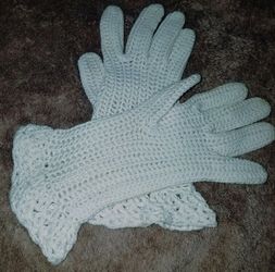 Handmade crocheted Gloves