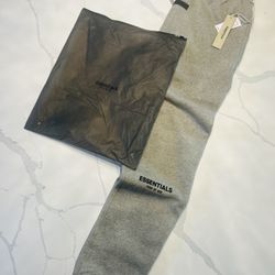 Essential Sweatpants L