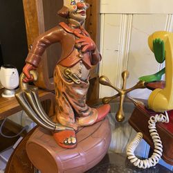 Clown Statue Excellent Condition 