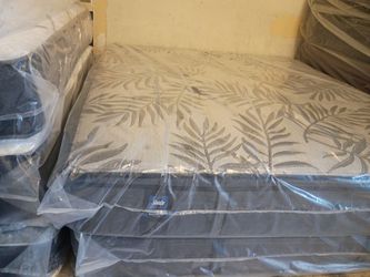 🔥🔥🔥 $599 cali King medium firm available $599🔥🔥🔥