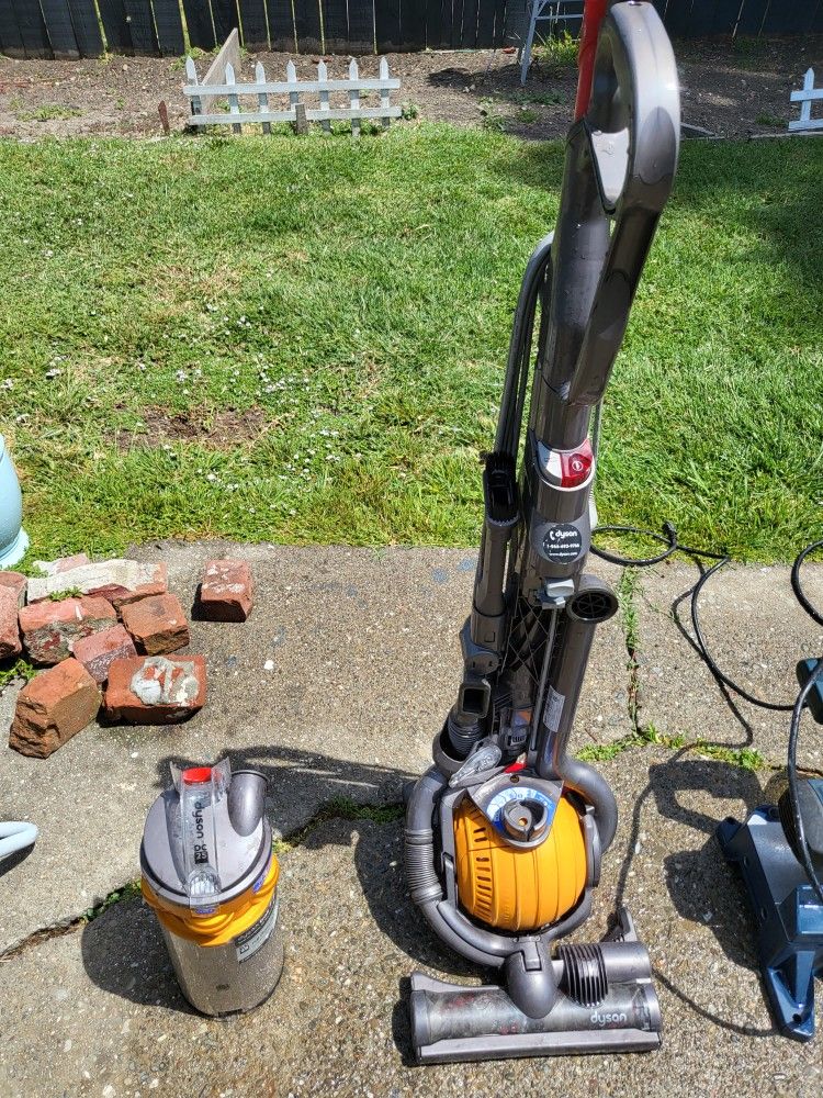 Dyson Ball Animal Upright Vacuum Bagless