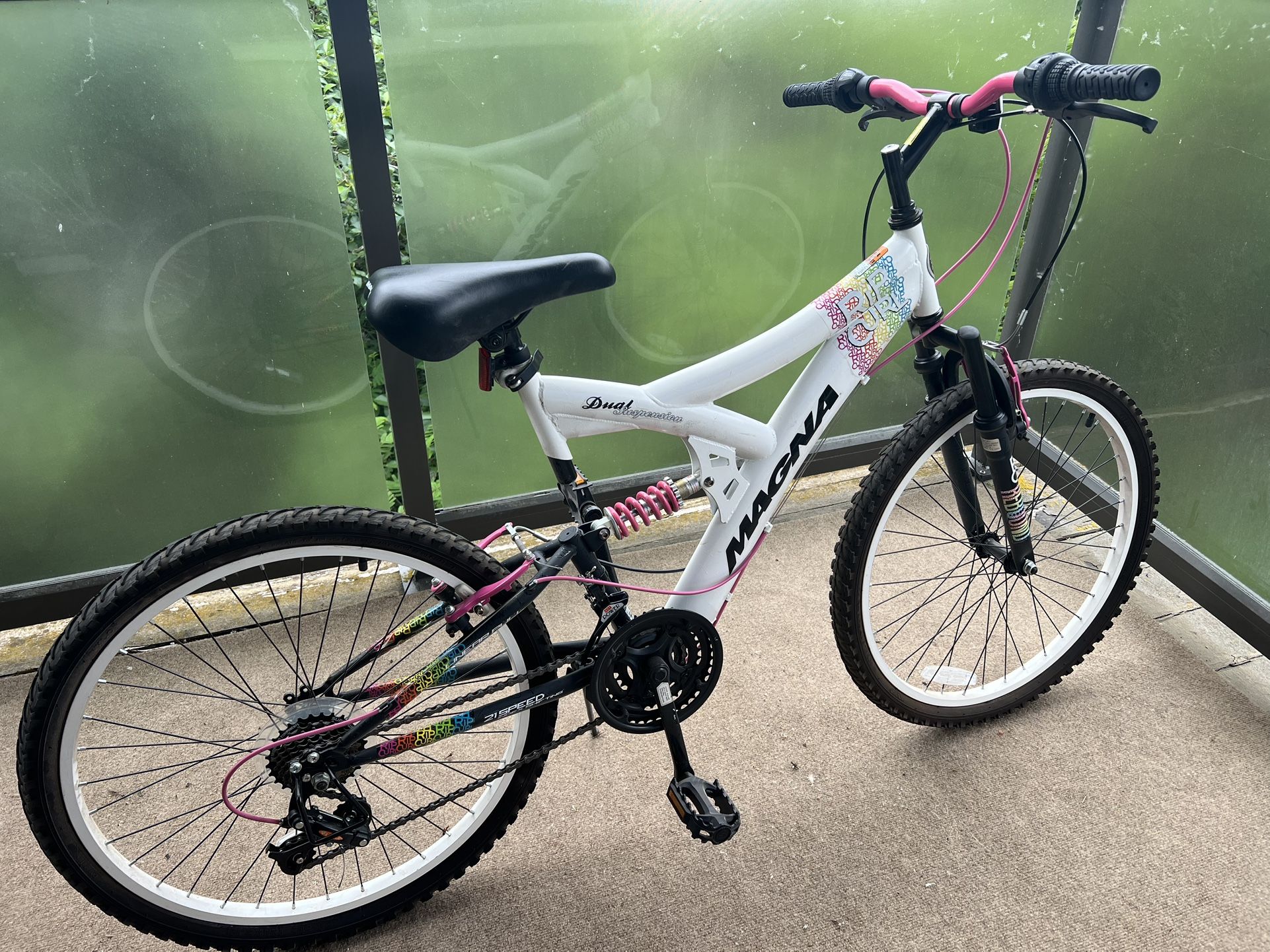 Dynacraft Magna Rip Curl 24-inch Girls Bike