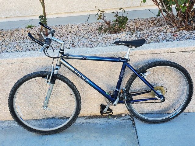 TREK 6500 ZX 21SPEED MOUNTAIN BIKE- 26INCH- SHIMANO EQUIPPED for