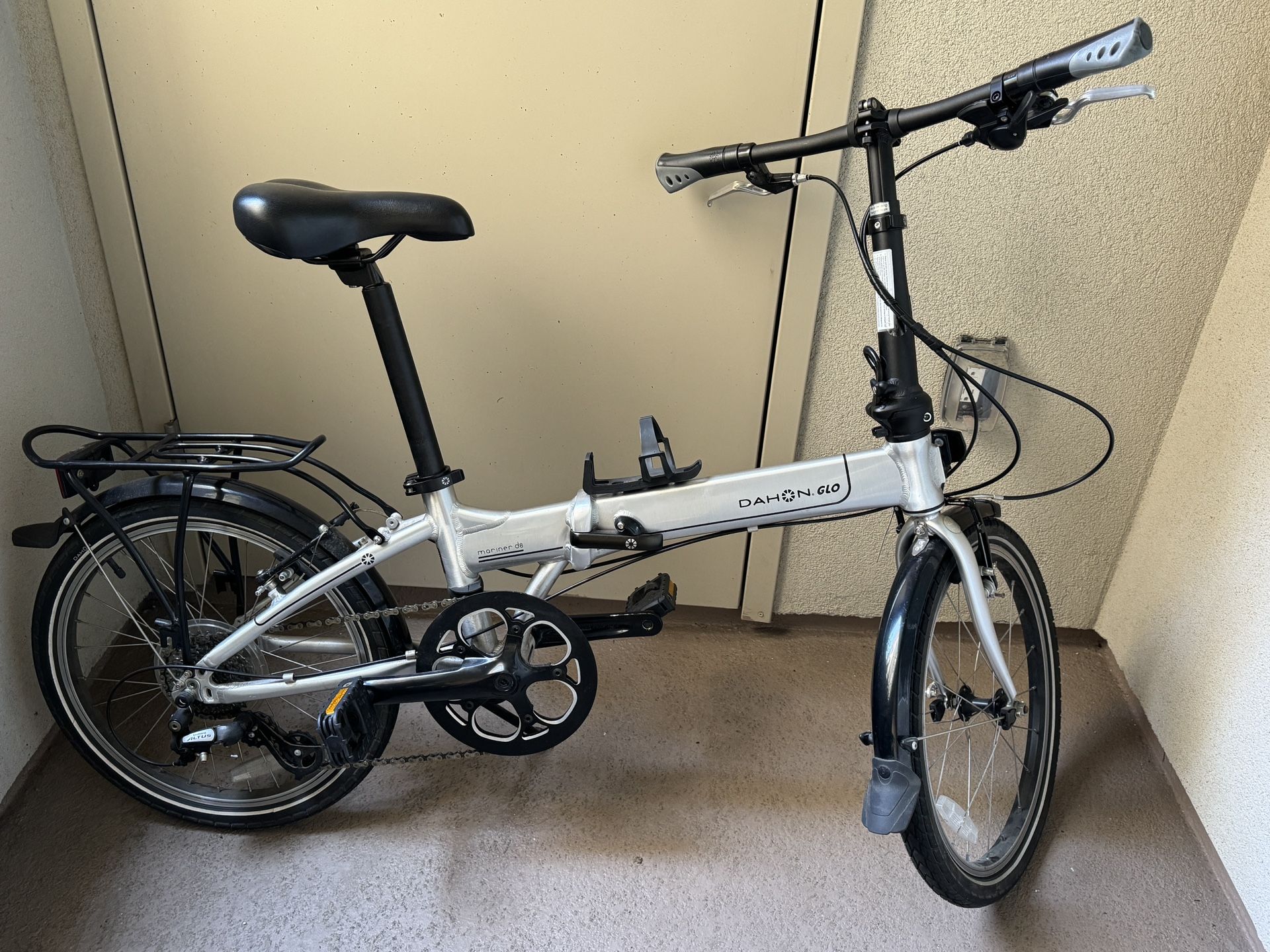 Used Dahon Mariner D8 BRUSHED Folding Bike, 20"
