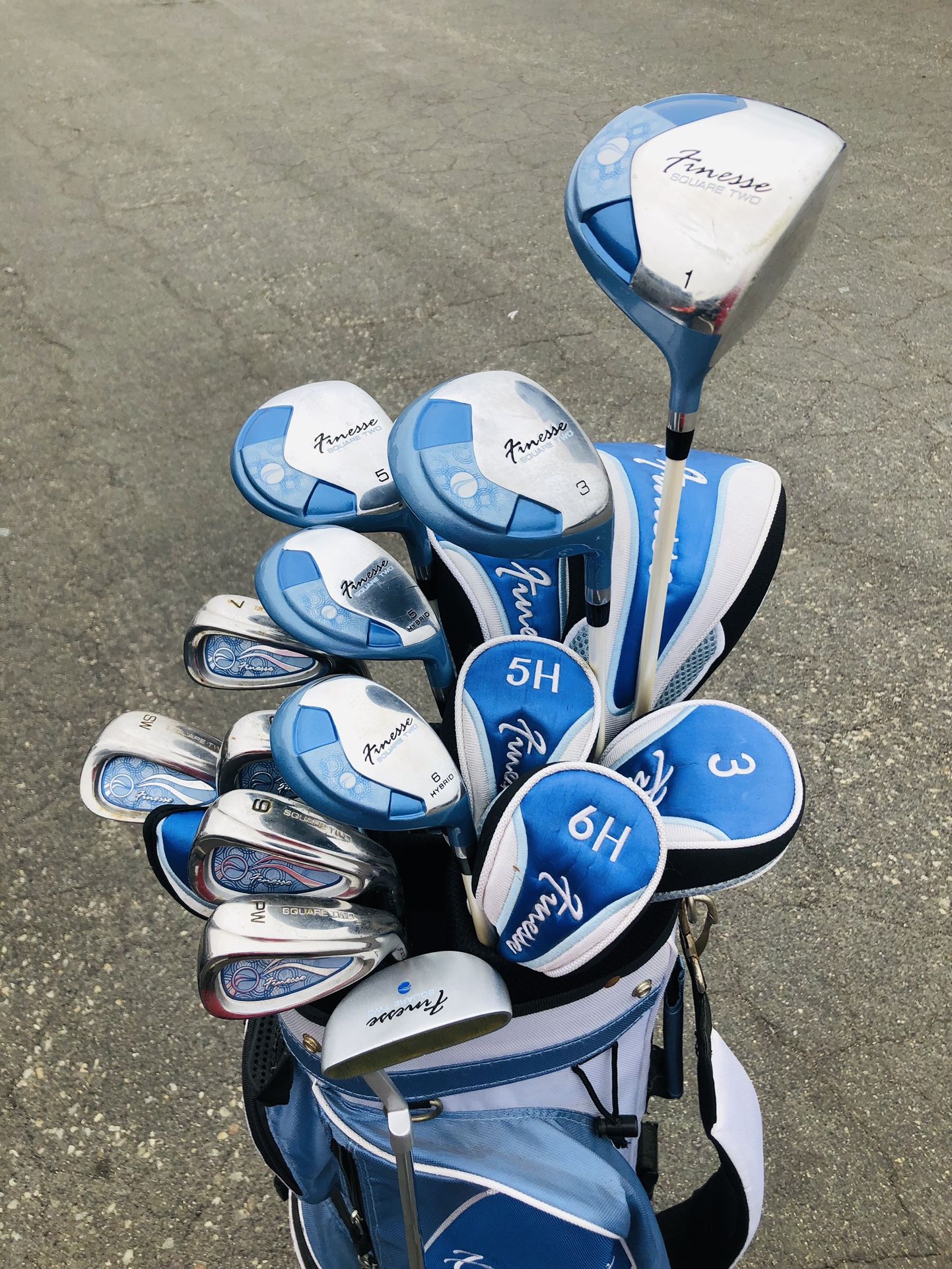 Women’s Golf Set Irons 7-PW, SW with 5 & 6 Hybrids