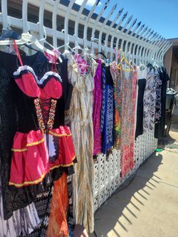 Dress $5 E. Size S-XL / 35TH AVE & MICHIGAN AVE