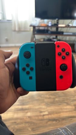 Nintendo joystick  ebey thing included in the picture