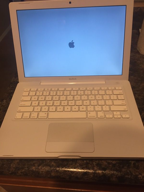 Apple laptop MacBook
