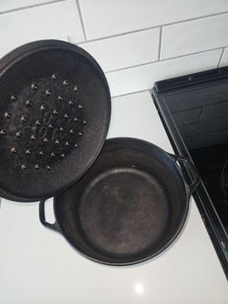 Lodge cast iron Dutch oven