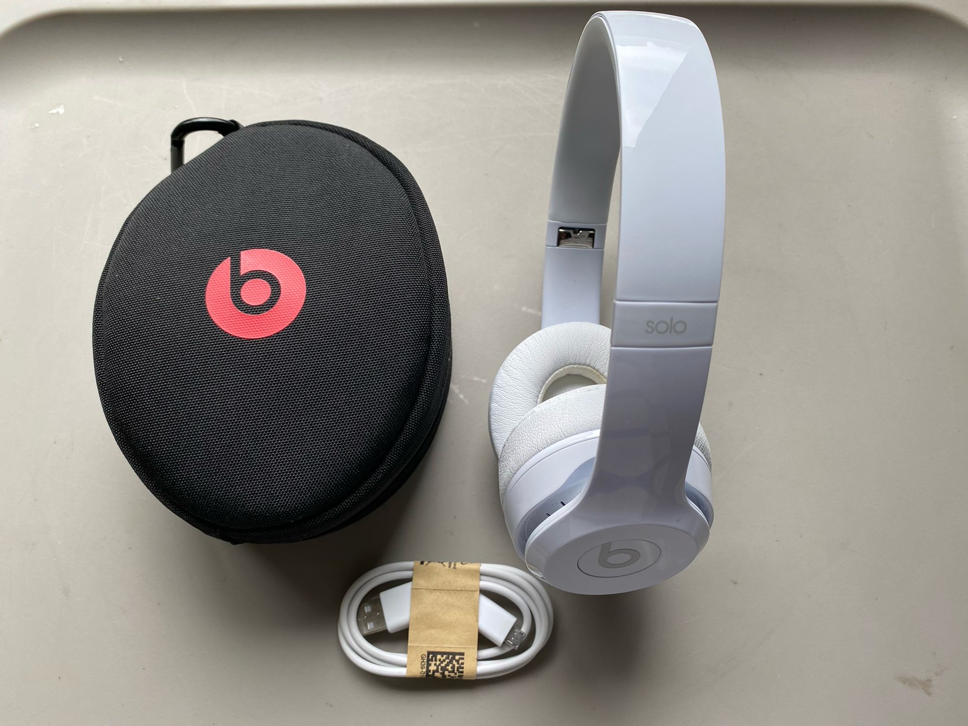 Beats Solo Wireless Headphones