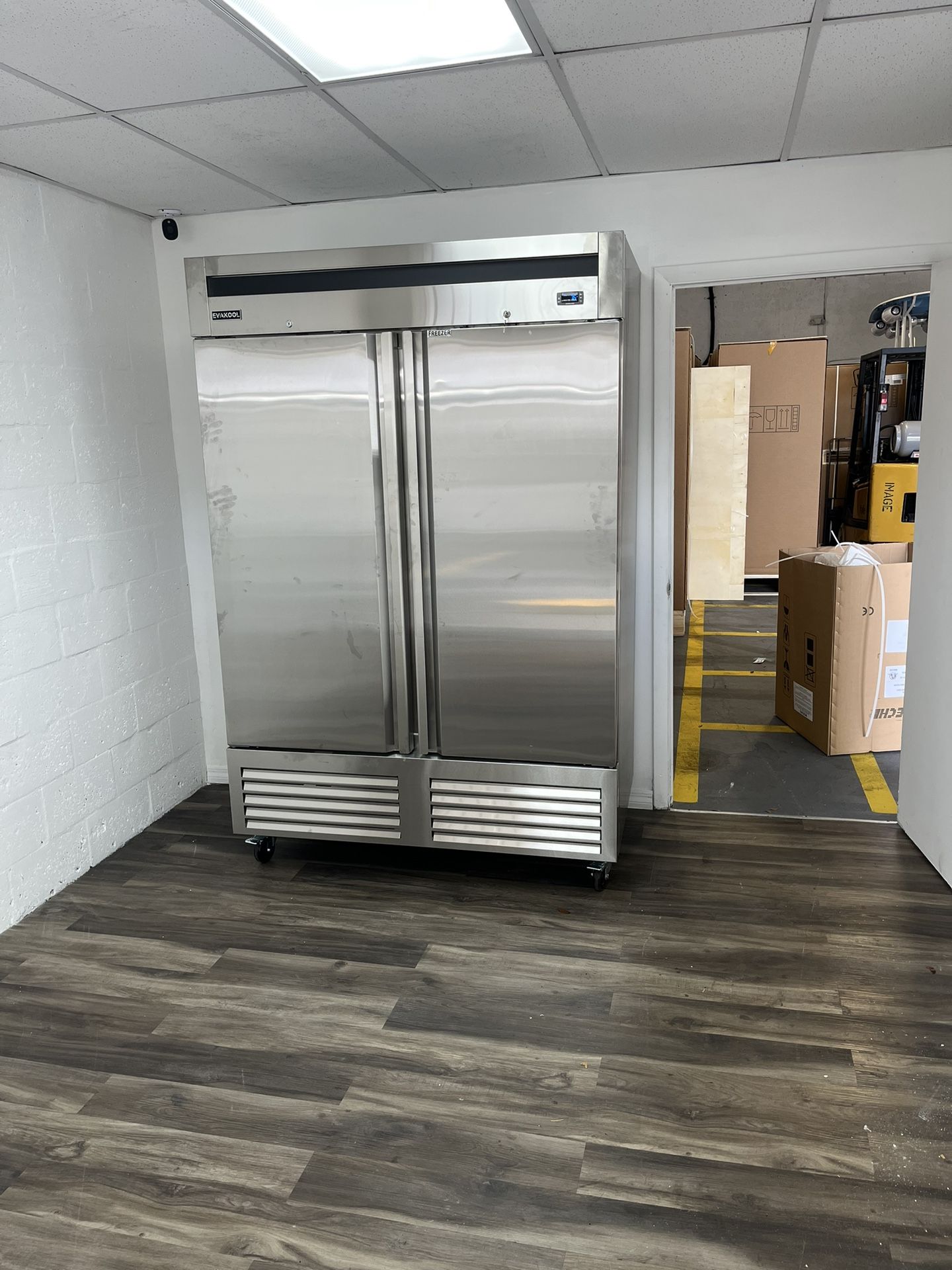 New Commercial Two Door Freezer