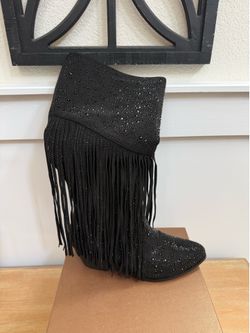 Women’s boots size 7 new in box