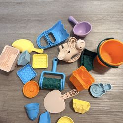 Awesome SANGQAOFU Police RC stunt car. This 4WD car has 360 degree rotation and 180 degree flips. Drives double-sided with cool LED strip lights. Come