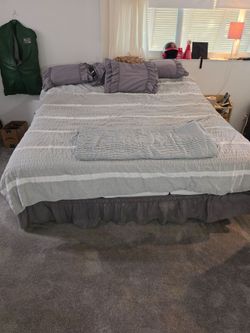 Adjustable queen bed