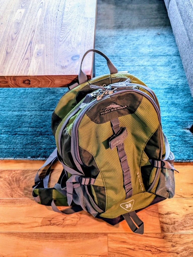 Green 30L Backpack - High Sierra Cirque 30